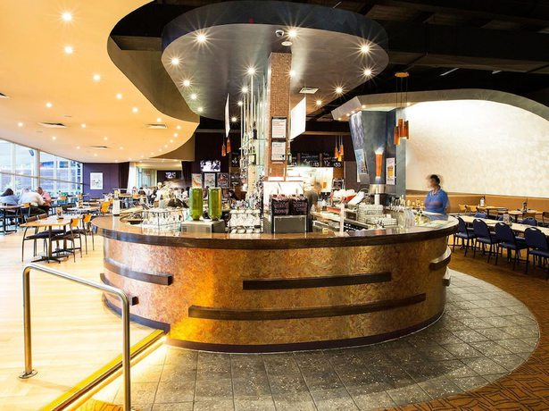 Imagen del bar/restaurante del Hotel Nightcap At Sandown Park. Foto 4