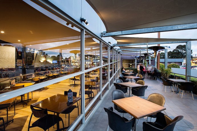 Imagen del bar/restaurante del Hotel Nightcap At Sandown Park. Foto 6