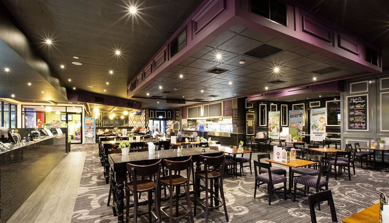 Imagen del bar/restaurante del Hotel Nightcap At Skyways. Foto 5