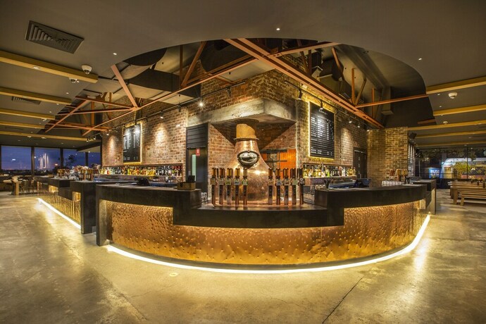 Imagen del bar/restaurante del Hotel Nightcap At The Cheeky Squire. Foto 22