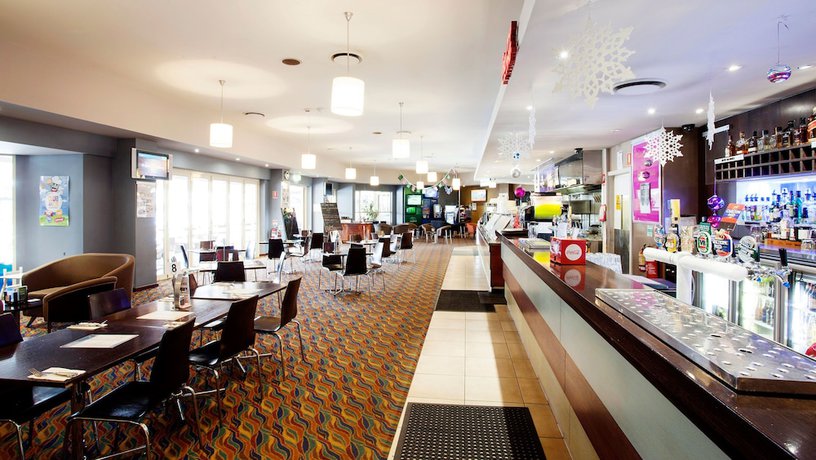 Imagen del bar/restaurante del Hotel Nightcap At Waterfront. Foto 6