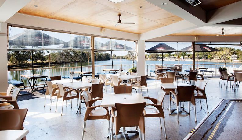 Imagen del bar/restaurante del Hotel Nightcap At Waterfront. Foto 7
