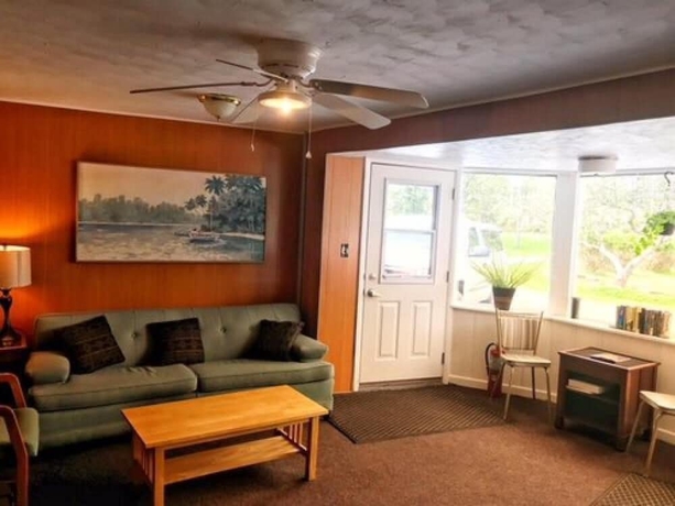 Imagen de los interiores del Hotel Nightshade Inn and Gardens. Foto 16