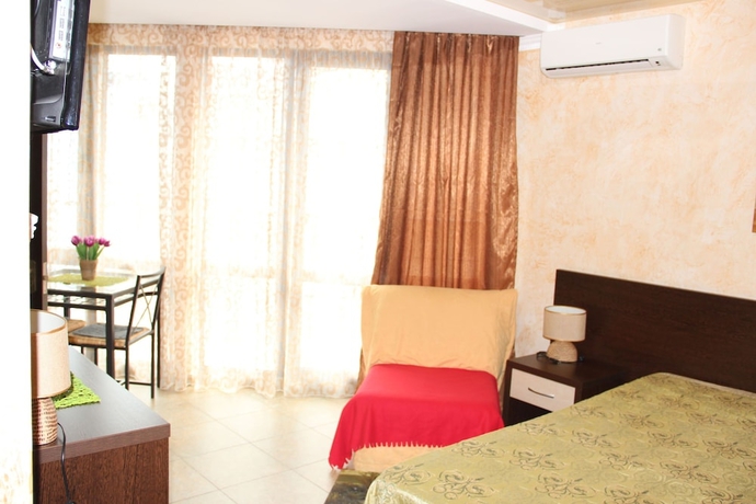 Imagen de la habitación del Hotel Nika. Foto 13