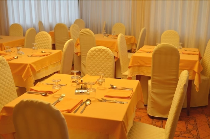 Imagen del bar/restaurante del Hotel Nike, Marniga. Foto 5