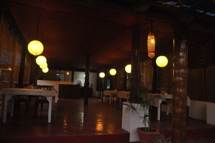 Imagen del bar/restaurante del Hotel Nikhil Residence. Foto 13