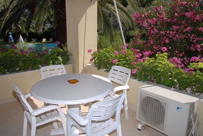 Imagen de los exteriores del Hotel Niki Apartments. Foto 10