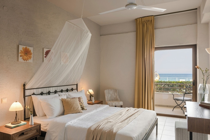 Imagen de la habitación del Hotel Niki Beach. Foto 8