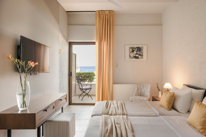 Imagen de la habitación del Hotel Niki Beach. Foto 12