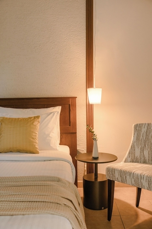 Imagen de la habitación del Hotel Niki Beach. Foto 13