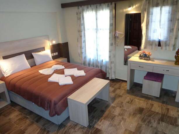 Imagen general del Hotel Niki Studios Sea-Front. Foto 3