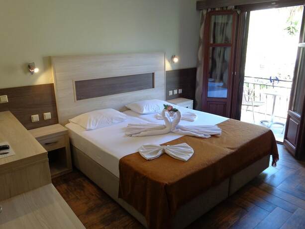 Imagen general del Hotel Niki Studios Sea-Front. Foto 4