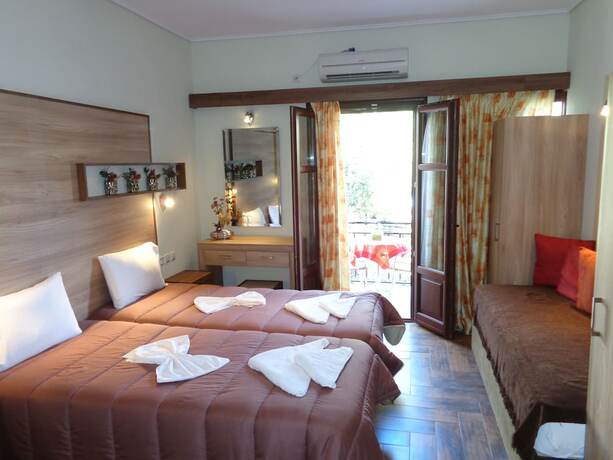 Imagen general del Hotel Niki Studios Sea-Front. Foto 6