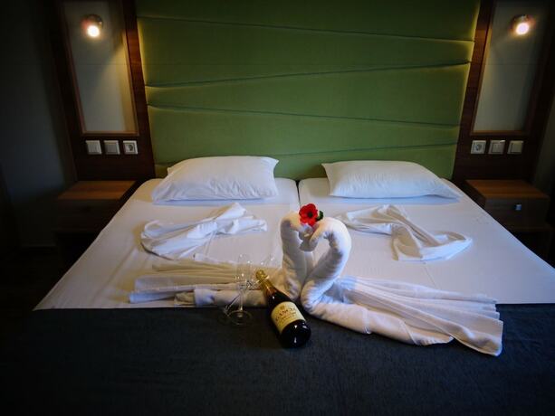 Imagen general del Hotel Niki Studios Sea-Front. Foto 11