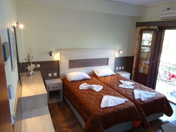 Imagen general del Hotel Niki Studios Sea-Front. Foto 13