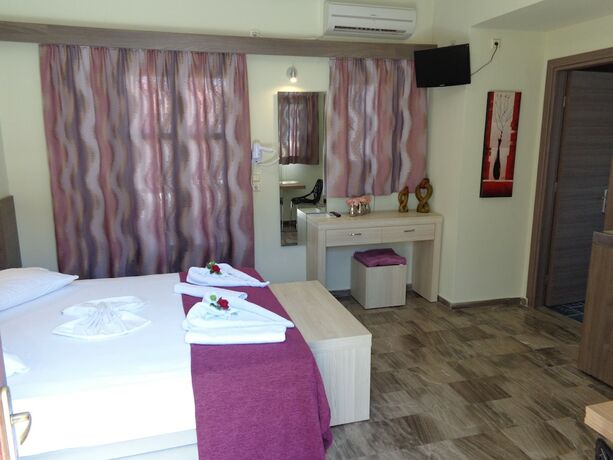 Imagen general del Hotel Niki Studios Sea-Front. Foto 14