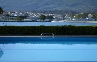 Imagen de la piscina del Hotel Niki's Village. Foto 6