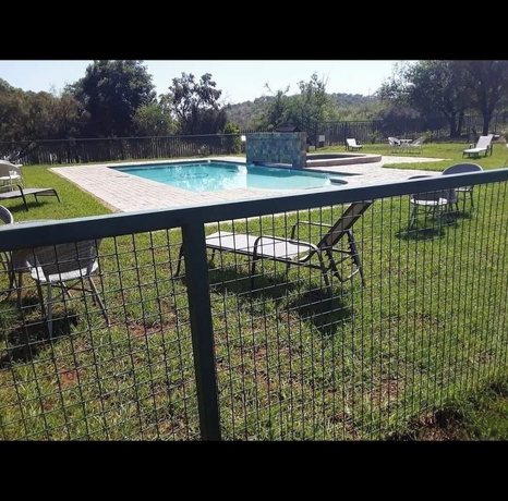 Imagen de la piscina del Hotel Nikita Motel. Foto 16