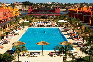 Imagen de la piscina del Hotel Nikki Beach Resort. Foto 6
