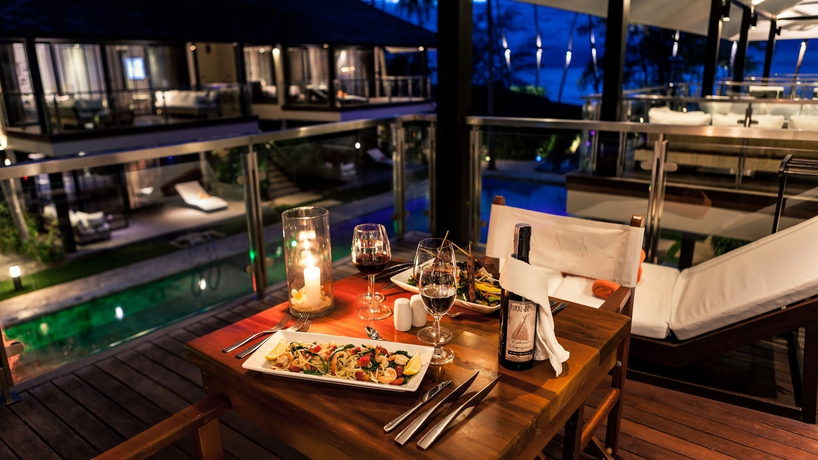 Imagen del bar/restaurante del Hotel Nikki Beach Resort and Spa. Foto 5