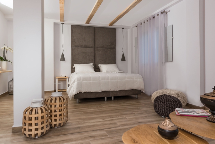 Imagen de la habitación del Hotel Nikki Beach Resort and Spa Santorini. Foto 12