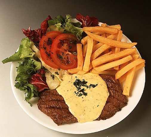 Imagen del bar/restaurante del Hotel Nikko Tower. Foto 3