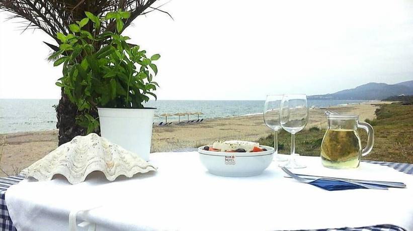 Imagen del bar/restaurante del Hotel Niko, Pr&eacute;veza. Foto 3