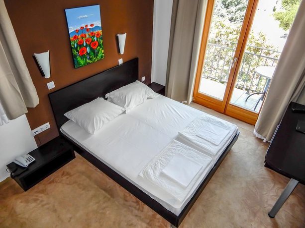 Imagen de la habitación del Hotel Nikola. Foto 11