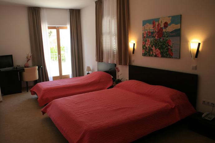 Imagen de la habitación del Hotel Nikola. Foto 14
