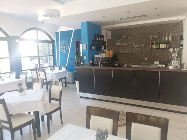 Imagen del bar/restaurante del Hotel Nikola. Foto 3