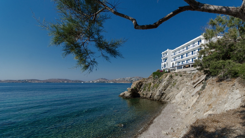 Imagen de los exteriores del Hotel Nikolas, Paros Ciudad. Foto 8