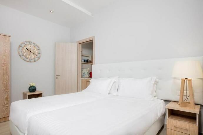 Imagen de la habitación del Hotel Nikolas Studios. Foto 11