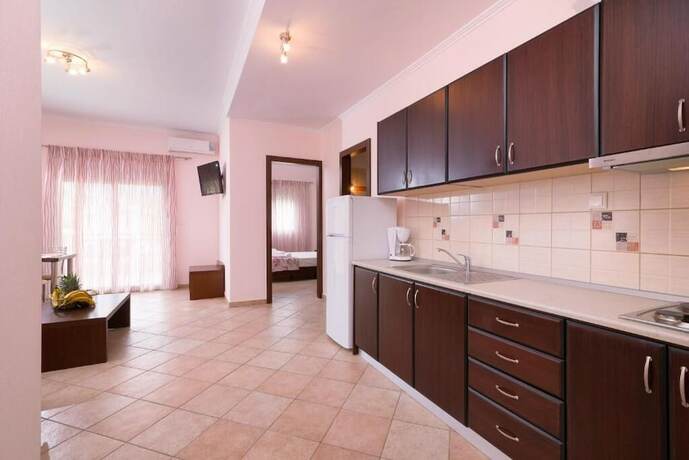 Imagen de la habitación del Hotel Nikolas Studios. Foto 16