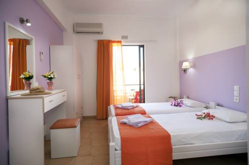 Imagen de la habitación del Hotel Nikolas Suites. Foto 4