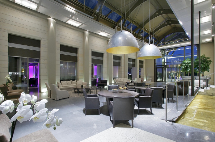 Imagen de los interiores del Hotel Nikopolis. Foto 10