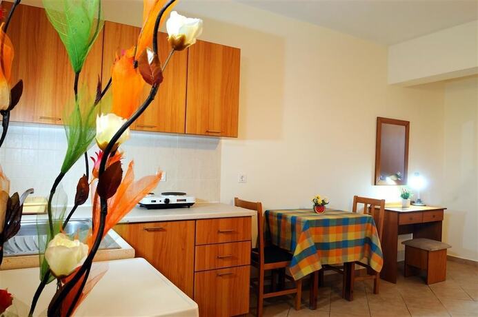 Imagen general del Hotel Nikos 2 Studios and Apartments. Foto 13