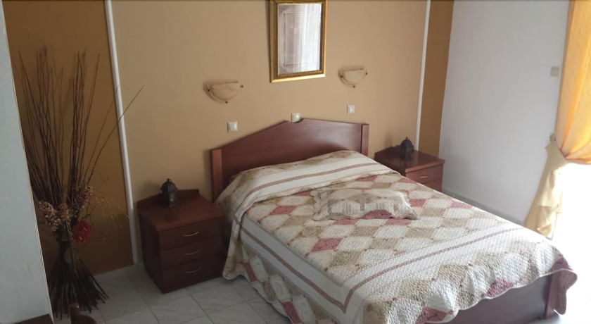 Imagen de la habitación del Hotel Nikos Studios. Foto 8
