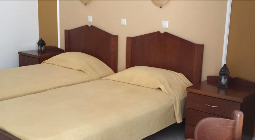 Imagen de la habitación del Hotel Nikos Studios. Foto 10