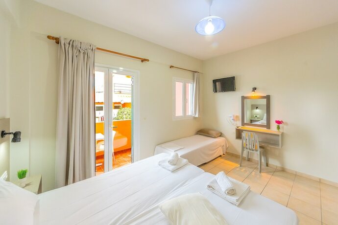 Imagen general del Hotel Nikos Villas. Foto 4