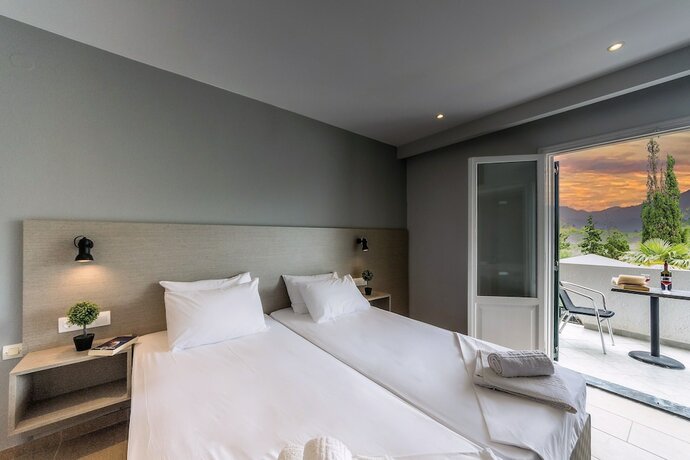 Imagen general del Hotel Nikos Villas. Foto 5
