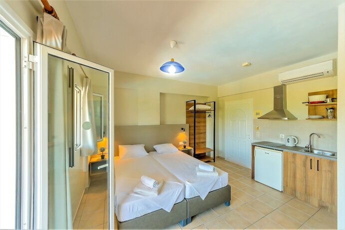 Imagen general del Hotel Nikos Villas. Foto 8