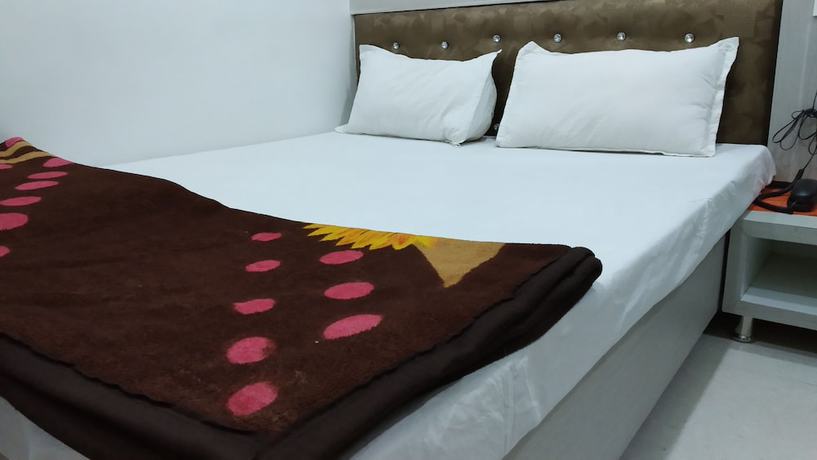 Imagen de la habitación del Hotel Nikunj. Foto 6