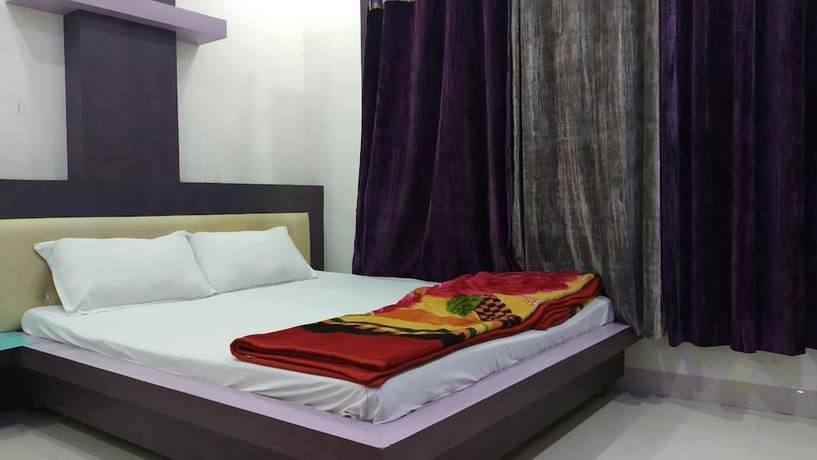 Imagen de la habitación del Hotel Nikunj. Foto 7