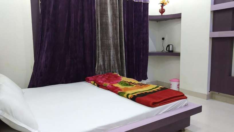 Imagen de la habitación del Hotel Nikunj. Foto 17