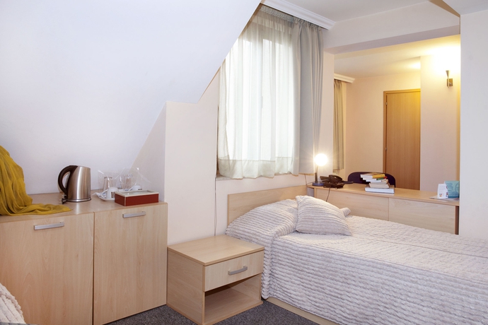 Imagen de la habitación del Hotel Niky. Foto 7