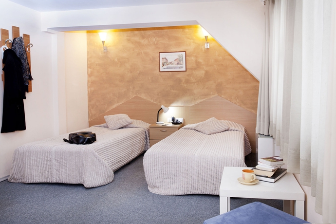 Imagen de los interiores del Hotel Niky. Foto 16