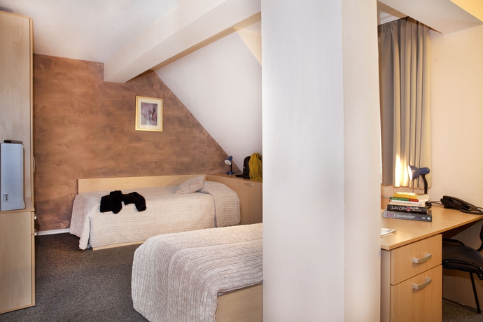 Imagen de la habitación del Hotel Niky. Foto 11