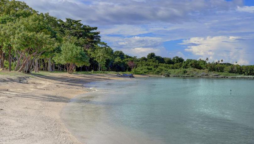 Imagen de los exteriores del Hotel Nila Beach Resort Fiji. Foto 8