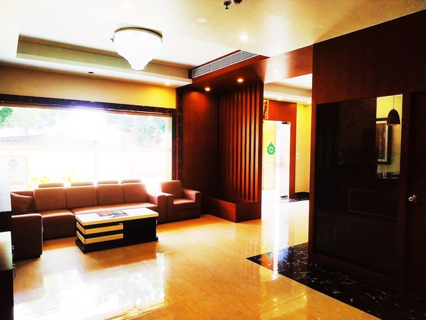 Imagen de los interiores del Hotel Nilay Residency. Foto 18
