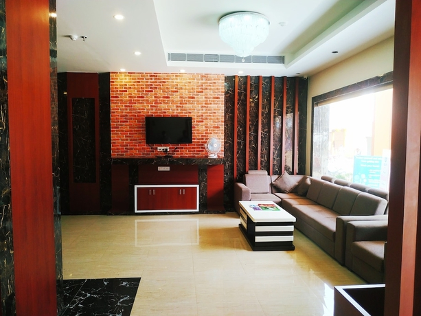 Imagen de los interiores del Hotel Nilay Residency. Foto 19